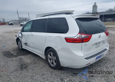 2020 Toyota Sienna Le z USA, uszkodzony, nr VIN 5TDKZ3DC7LS058323